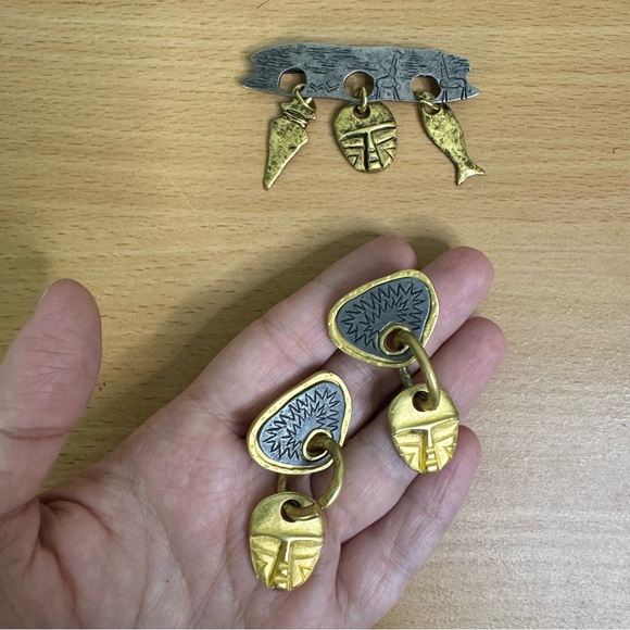 Tribal Mask Brooch and Earrings Bundle Matte Gold Tone Pewter Brass Ethnic Boho - Picture 4 of 10